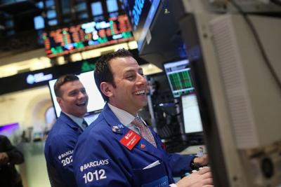 Dow Jones vọt hơn 100 điểm sau hàng loạt báo cáo lợi nhuận tích cực