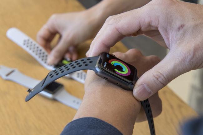 © Bloomberg. Apple Watch 