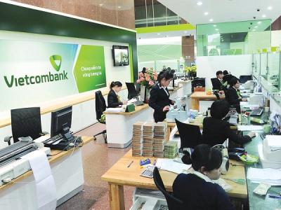 Ngọn gió nào đẩy cổ phiếu Vietcombank tăng vọt khỏi “vùng an toàn” đã bám trụ 2 năm?