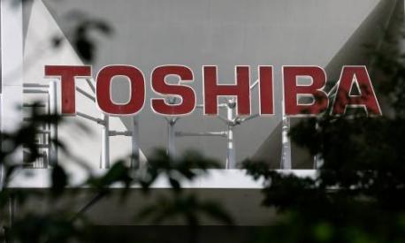 Groen licht voor verkoop chiptak Toshiba