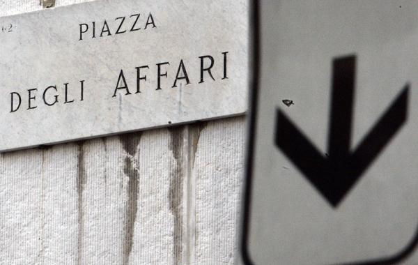 © Ansa. Borsa: Milano gira in calo (-0,8%)