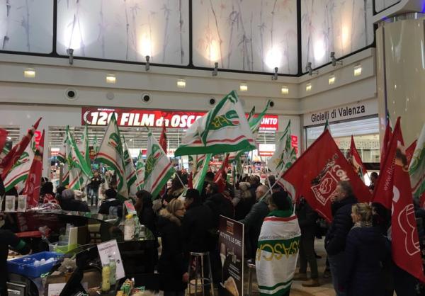 © Ansa. Mediaworld: proteste in tutta Italia