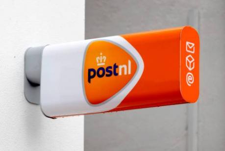 Dalende postvolumes, meer pakketten PostNL