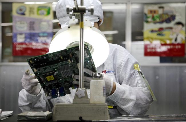 Apple, Foxconn Broke a Chinese Labor Law to Build Latest iPhones