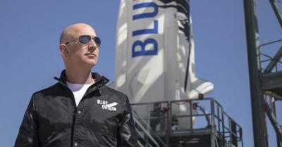 Jeff Bezos tăng tốc đầu tư Blue Origin để đuổi kịp SpaceX của Elon Musk