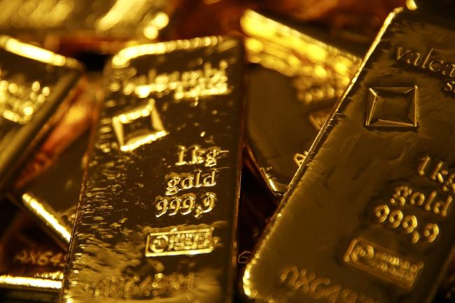Gold Hits Highest Since 2013 as Goldman Backs Bullion in Crisis