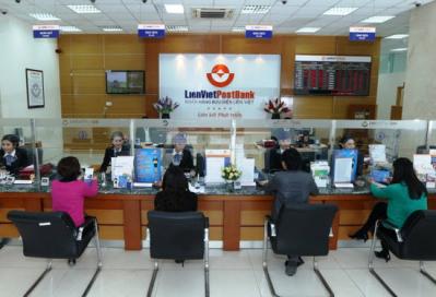 LienVietPostBank: Vợ Chủ tịch Nguyễn Đức Hưởng đã mua vào 1 triệu cp