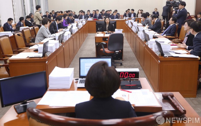 원격의료→스마트진료...의원들 '눈가리고 아웅' 지적