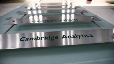 Cambridge Analytica phá sản sau vụ bê bối dữ liệu Facebook