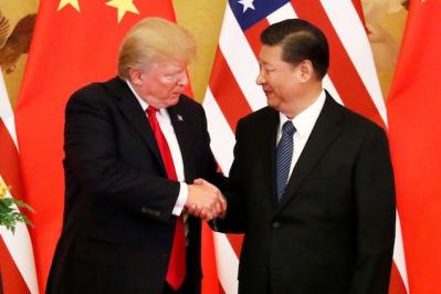 Donald Trump: Mỹ có thể áp thêm thuế 10% lên iPhone và laptop từ Trung Quốc