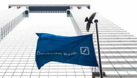 Deutsche Bank stevent af op jaarwinst