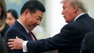 Vì sao chứng khoán Mỹ leo dốc, còn chứng khoán Trung Quốc lại suy giảm?