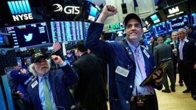 S&P và Nasdaq lập kỷ lục mới 6 phiên liên tiếp