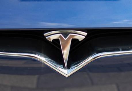 Duitse aandelen Tesla onderuit