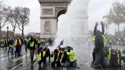 Kinh tế Pháp thiệt hại nặng vì phong trào biểu tình 