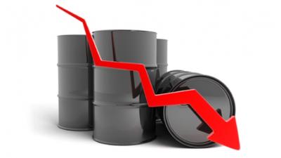 Đà leo dốc của sản lượng tại Mỹ đẩy giá dầu sụt 2.3% xuống đáy 10 tháng