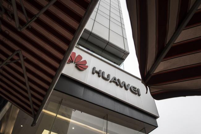 © Bloomberg. The Huawei Technologies Co. logo is displayed outside a store in Shanghai, China, on Tuesday, Jan. 29, 2019. U.S. prosecutors filed criminal charges against Huawei, China's largest technology company, alleging it stole trade secrets from an American rival and committed bank fraud by violating sanctions against doing business with Iran. Huawei has denied committing the alleged charges. 