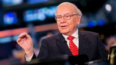 Warren Buffett mua thêm cổ phiếu Apple và Goldman Sachs