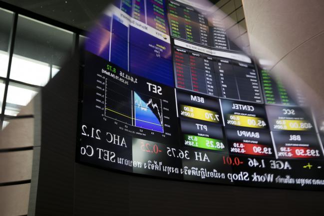 © Bloomberg. The Stock Exchange of Thailand (SET) in Bangkok, Thailand. Photographer: Brent Lewin/Bloomberg