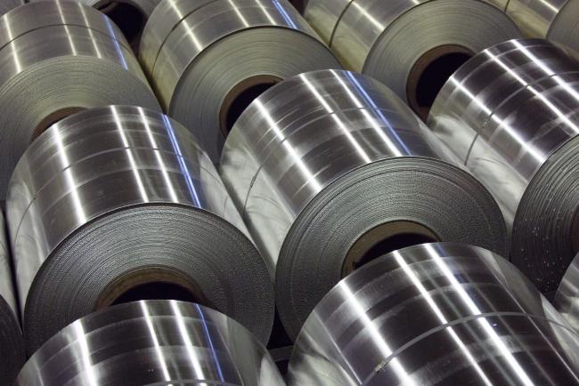 © Bloomberg. Aluminium rolls sit following manufacture at the Sayanal foil manufacturing plant, operated by United Co. Rusal, in Sayanogorsk, Russia, on Thursday, Feb. 26, 2015. 