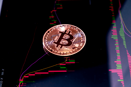  Bitcoin (BTC) Regains Trading Dominance as Market Prices Fall 