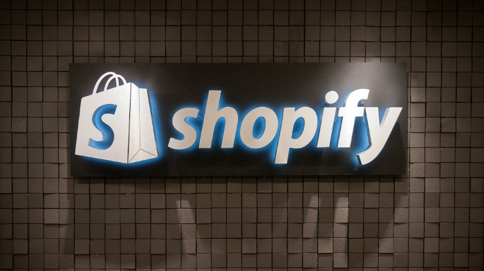 Shopify (TSX:SHOP): Competitors Approaching