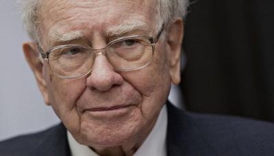 Tập đoàn của Warren Buffett lỗ 25 tỷ USD trong một quý