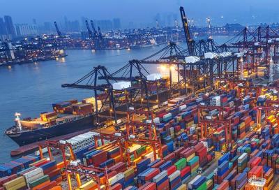 Ngành cảng biển hưởng lợi, GMD và VSC được đánh giá cao?