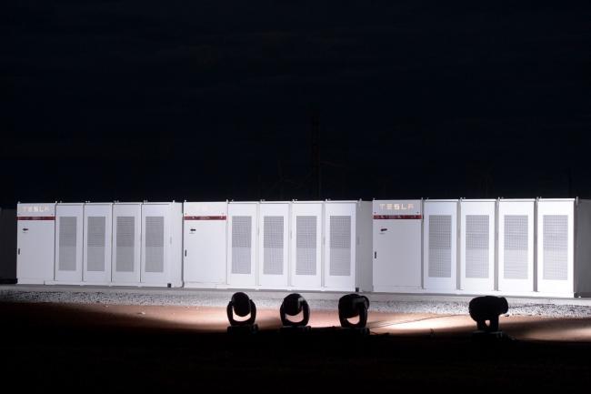 Tesla Set to Bulk Up the World’s Largest Lithium-Ion Battery