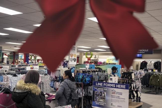 © Bloomberg. Shoppers stand in line to check-out at a Sears Holdings Corp. store on Black Friday at the Newport Centre Mall in Jersey City, New Jersey, U.S., on Friday, Nov. 23, 2018. With the U.S. economy strong, forecasts are signaling massive sales from Thanksgiving to Cyber Monday, and early signs say those rosy outlooks are spot on. 