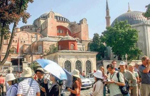 © EborsaHaber. İstanbul, Yılbaşından Bu Yana 6 Milyondan Fazla Turist Ağırladı