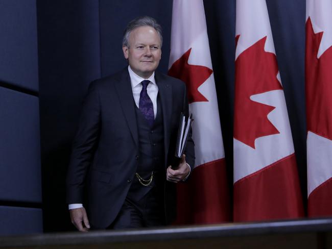 © Bloomberg. Stephen Poloz, governor of the Bank of Canada, arrive for a news conference at the National Press Theater in Ottawa, Ontario, Canada.