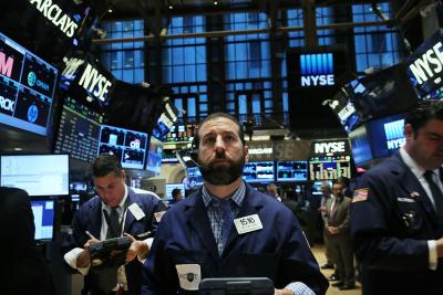 Dow Jones sụt hơn 200 điểm khi ông Trump nói chưa sẵn sàng tiến tới thỏa thuận với Trung Quốc