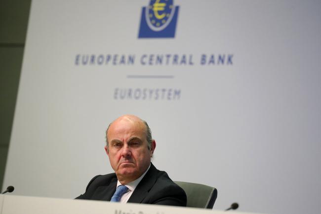 © Bloomberg. Luis de Guindos, vice president of the European Central Bank (ECB), pauses during a rates decision news conference in Frankfurt, Germany, on Wednesday, April 10, 2019. European Central Bank (ECB) President Mario Draghi signaled that the ECB expects to rely on long-term bank loans and tweaks to its negative interest-rate policy as a first defense if officials need to intensify their fight against the economic slowdown. 