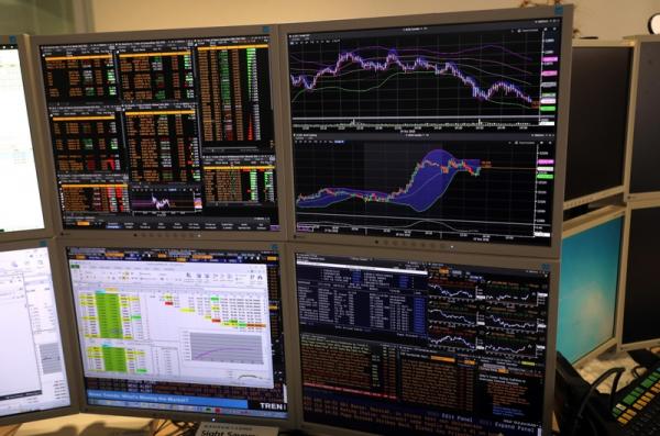 Spread Btp Bund stabile a 154 punti