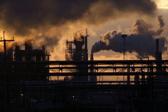 All Eyes on Exxon, Chevron After BP Pledges to Be Carbon Neutral