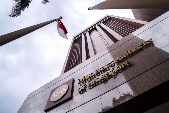 Singapore Banks Face Profit Risks From Global Slowdown, MAS Says