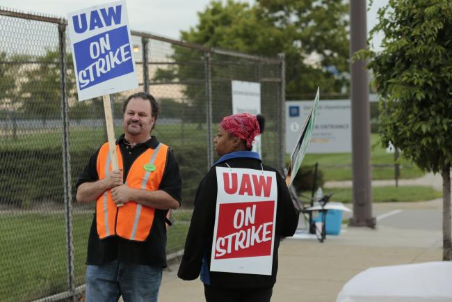 Auto Union Digs In for GM Strike Over Pay and Benefits 