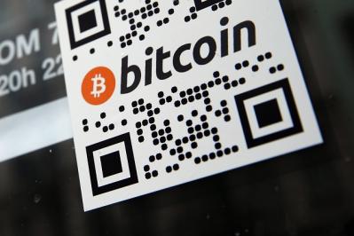 Hàn Quốc tìm kiếm biện pháp để kìm hãm cơn sốt Bitcoin