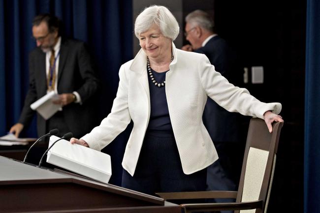 © Bloomberg. Janet Yellen, chair of the U.S. Federal Reserve, arrives to a news conference following a Federal Open Market Committee (FOMC) meeting in Washington, D.C., U.S., on Wednesday, Sept. 20, 2017. Federal Reserve officials set an October start for shrinking their $4.5 trillion stockpile of assets, moving to unwind a pillar of their crisis-era support for the economy. They continued to forecast one more interest-rate hike later this year.