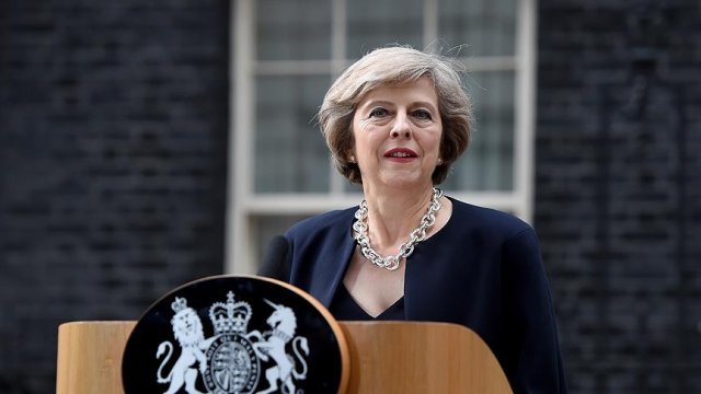 © EborsaHaber. Theresa May, Parlamentodan Güvenoyu Aldı