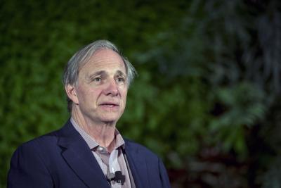 Ray Dalio: Thế giới đã phát rồ với quá nhiều tiền rẻ