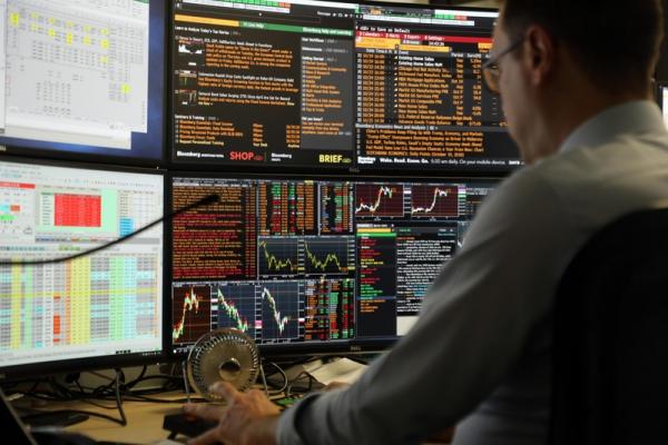 Borsa: Milano piatta, soffre Atlantia