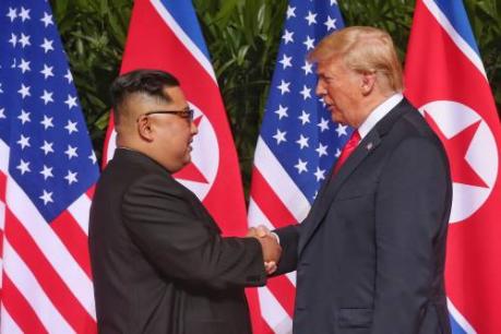 Trump en Kim tekenen overeenkomst