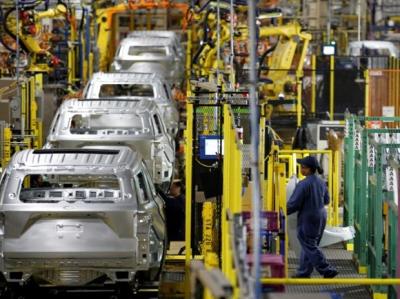 Hoạt động của ngành chế tạo Mỹ giảm mạnh nhất hơn 1 thập kỷ