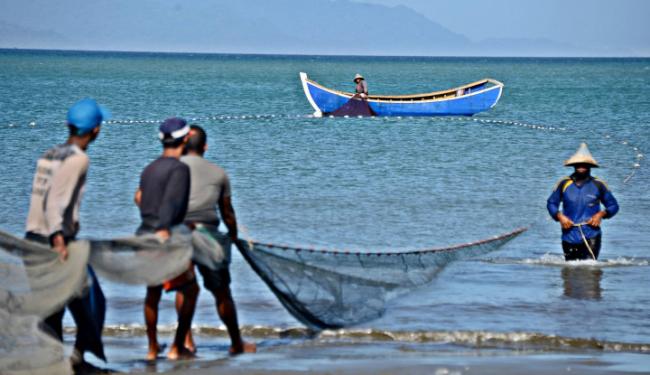 Kekayaan ikan laut di indonesia banyak hilang dicuri oleh nelayan asing karena
