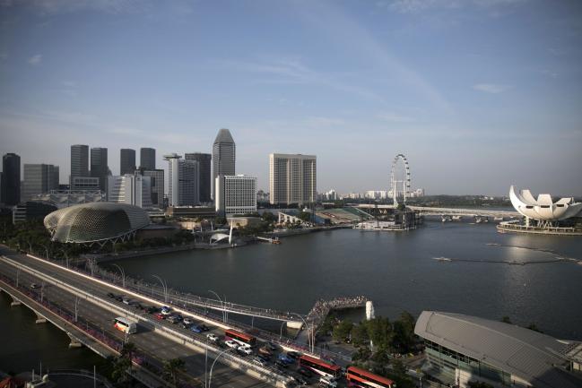 Singapore Bolsters Financial Industry With Move to Lure Funds