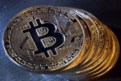 Bitcoin tăng ‘sốc’, phá ngưỡng 7.500 USD