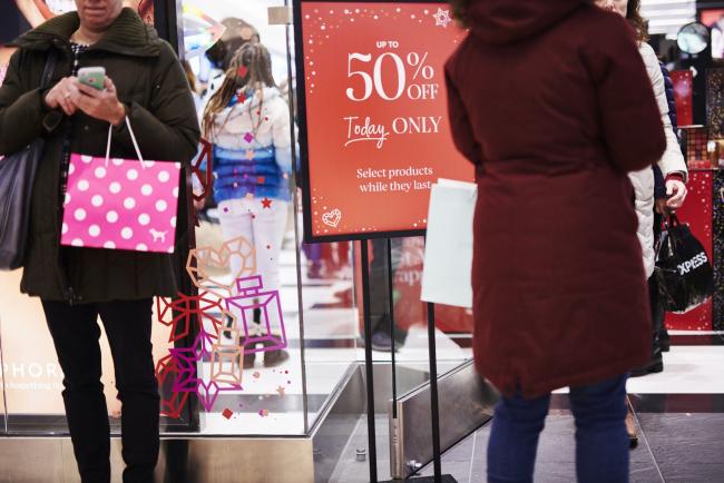 U.S. Consumer Comfort Hits Nine-Week High on Economic Optimism