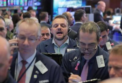 Dow Jones đứt mạch 3 phiên tăng liền do lo ngại về thương mại